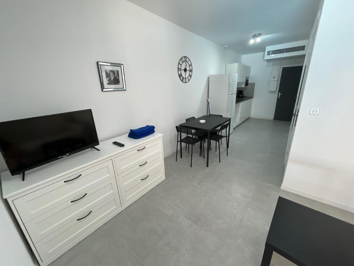 Appartement 30 M2, Piscine Et Parking Prive Mouans-Sartoux Exterior foto